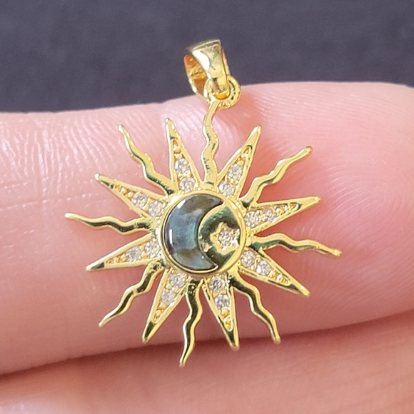 Pendant - Picture 1 of 5